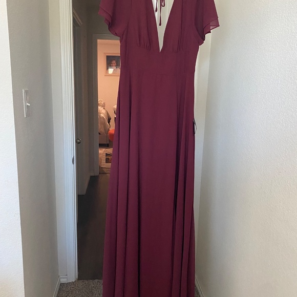 Burgundy long flowy and romantic dress - Picture 5 of 5